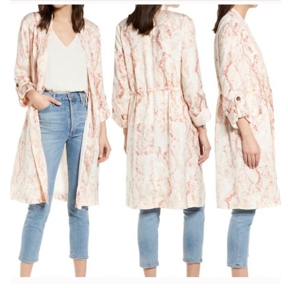 CUPCAKES & CASHMERE | Neptune Satin Trench Coat - Picture 1 of 13